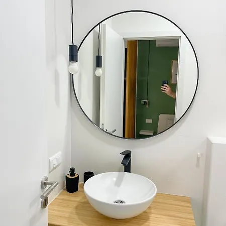 Apartament Modern Overlooking Downtown Makarska