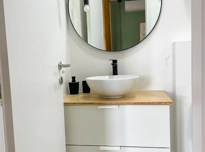 Modern Overlooking Downtown * Makarska